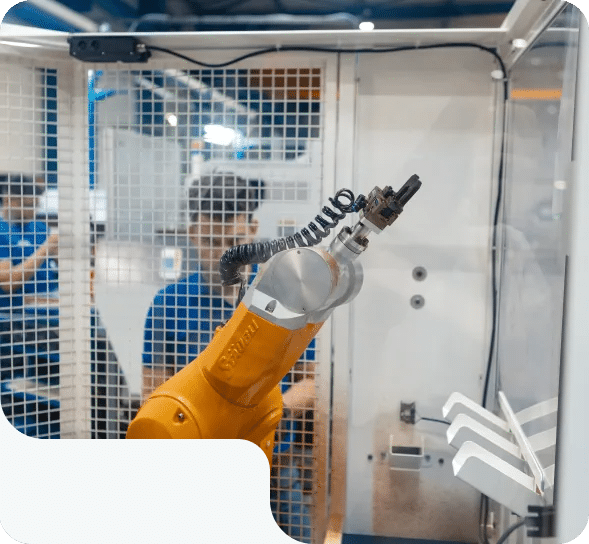 Opération de soudure réalisée en cabine protégée